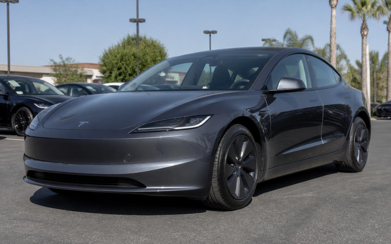Pre-owned Tesla Model 3